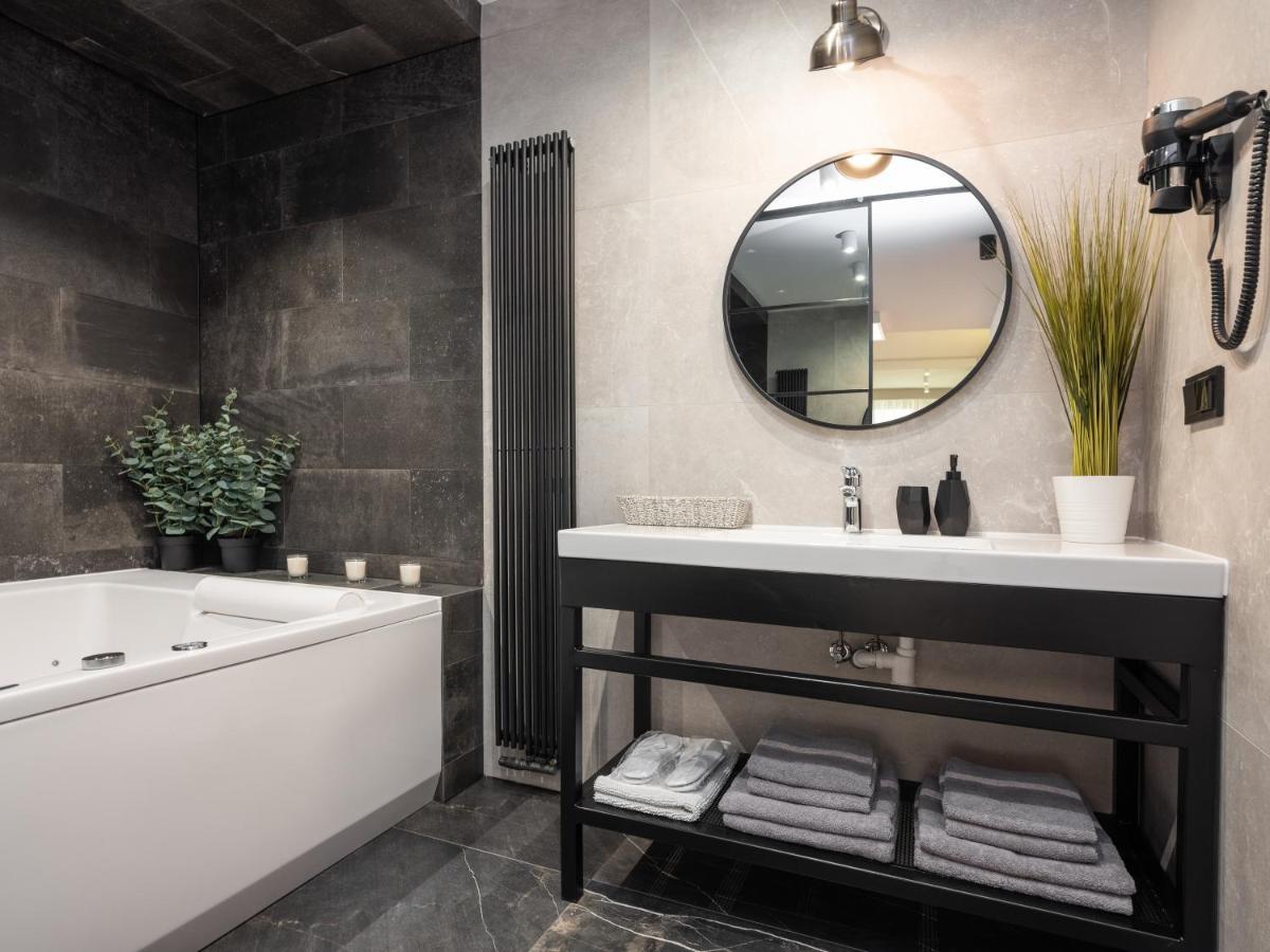 Jacuzzi Apartments Cracovia Exterior foto