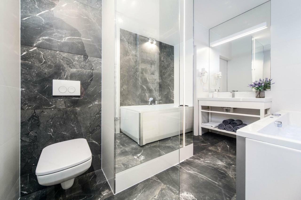 Jacuzzi Apartments Cracovia Exterior foto