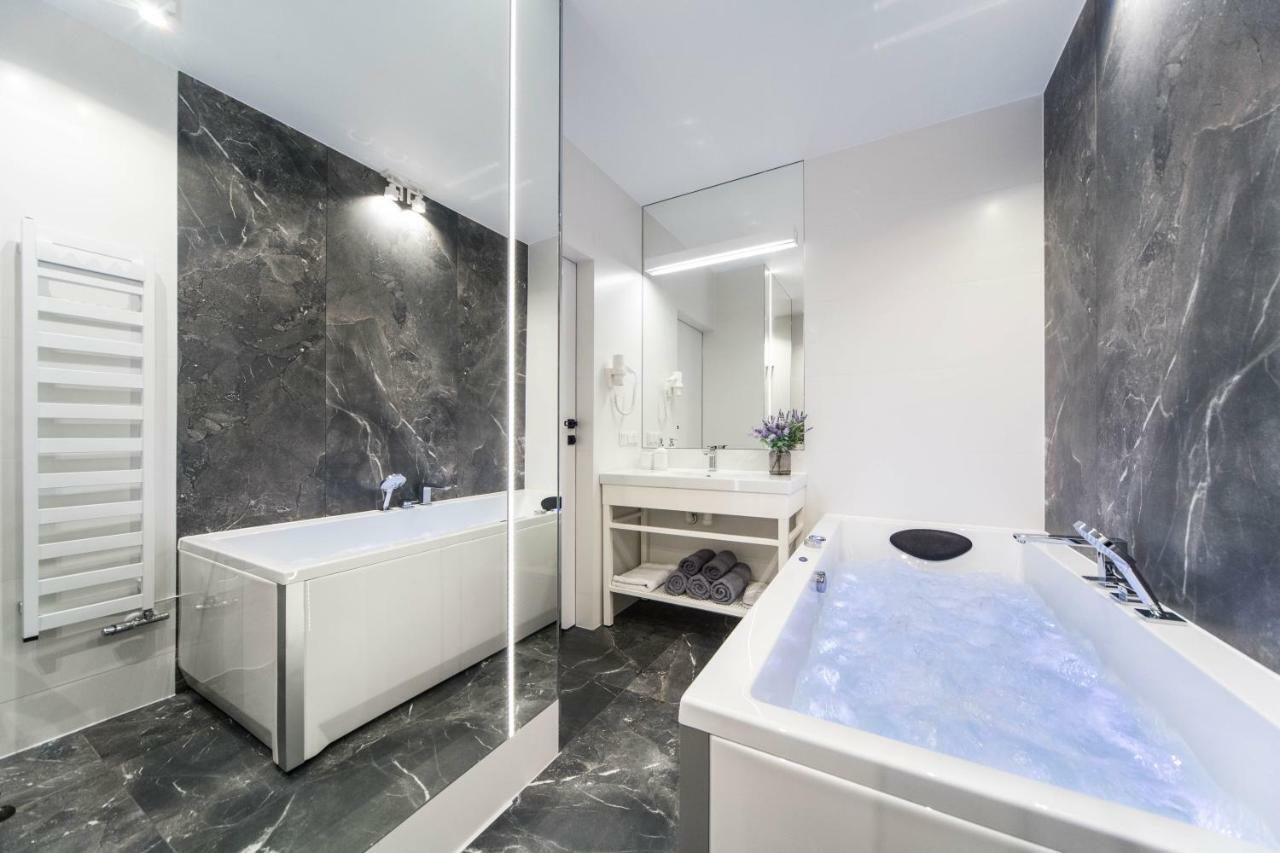 Jacuzzi Apartments Cracovia Exterior foto