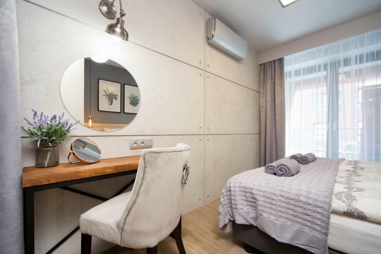 Jacuzzi Apartments Cracovia Exterior foto
